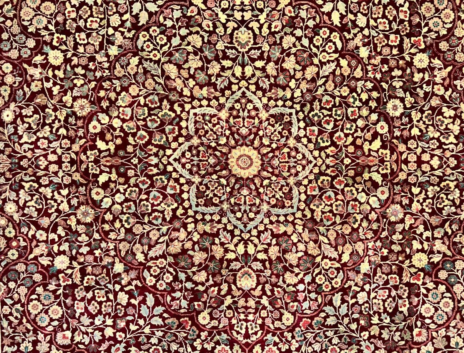 9'x12' Hand-Knotted 100% Lamb Wool Pile Persiane Design Carpet - Area Rug