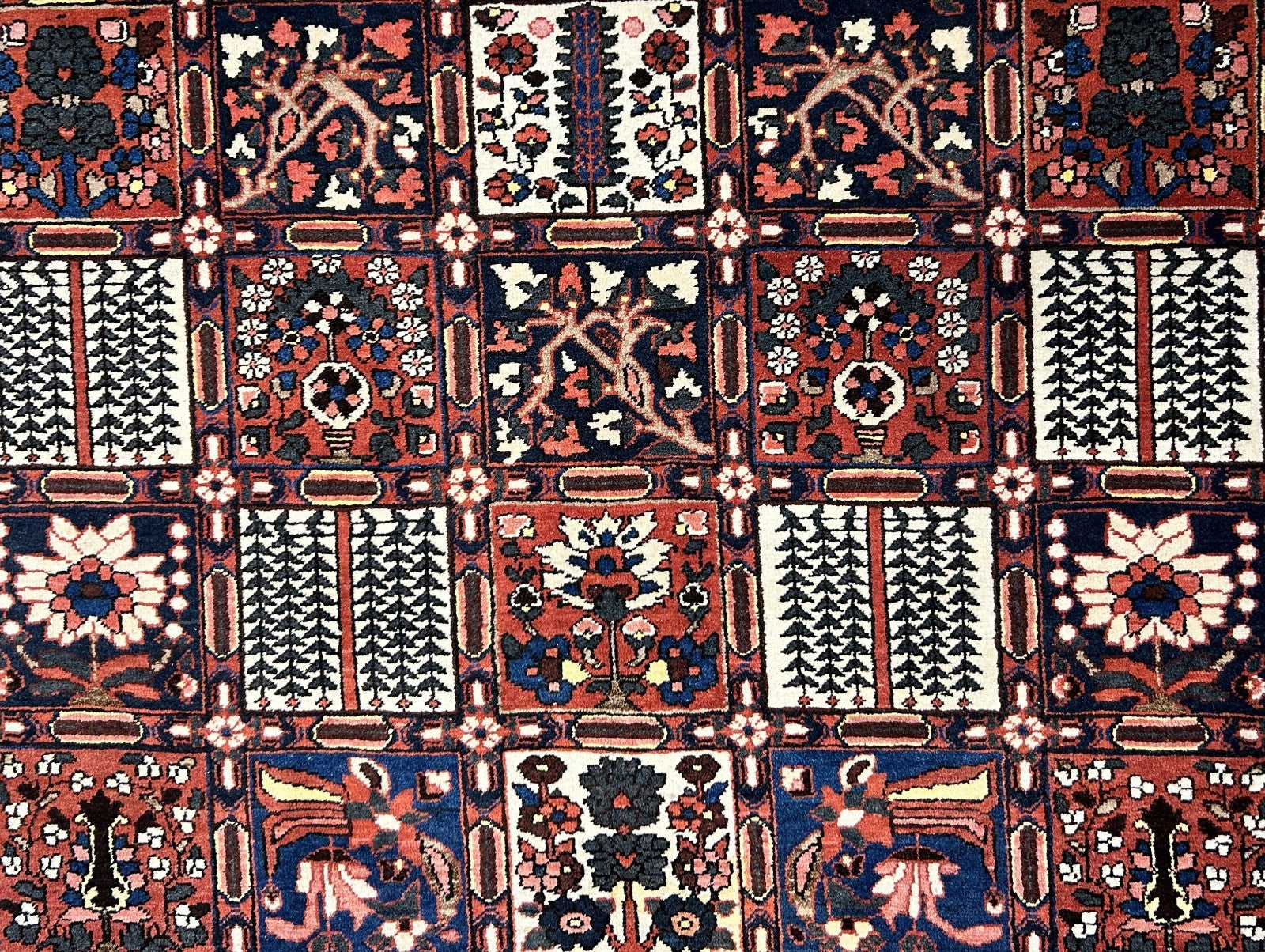 7'0"x9'9" Hand-Knotted 100% Lamb Wool Bakhtiarie Carpet - Area Rug