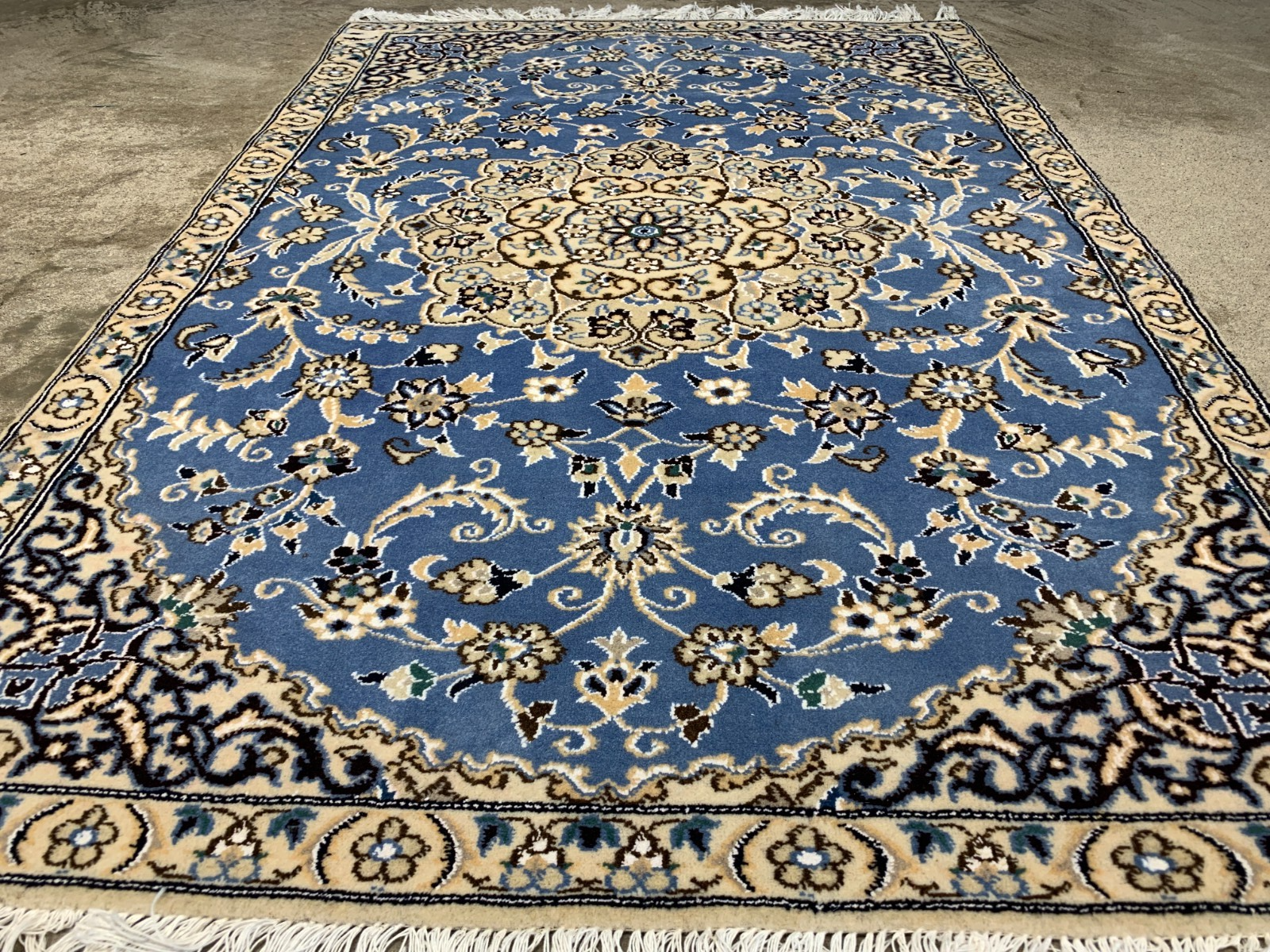 3'0"x4'6" Fine Hand-Knotted Wool & Silk Blend Naine Carpet - Area Rug