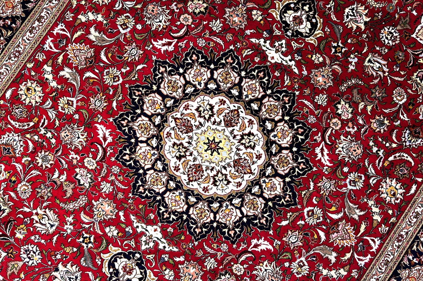 9'x11'9" Fine Hand-Knotted Wool & Silk Tabrize Area Rug - Carpet