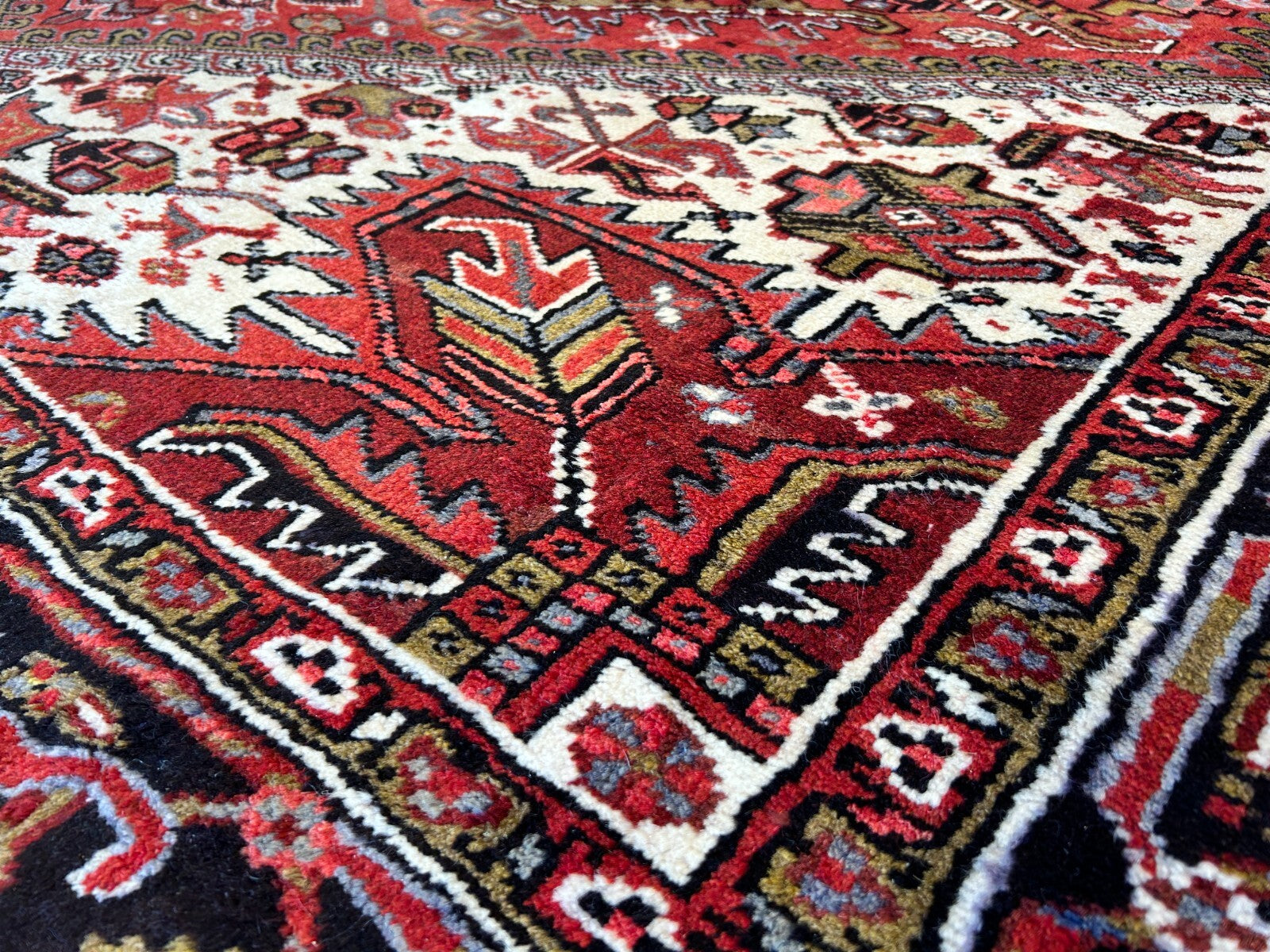 9'x11'5" Hand-Knotted 100% Wool Pile Herize Rug