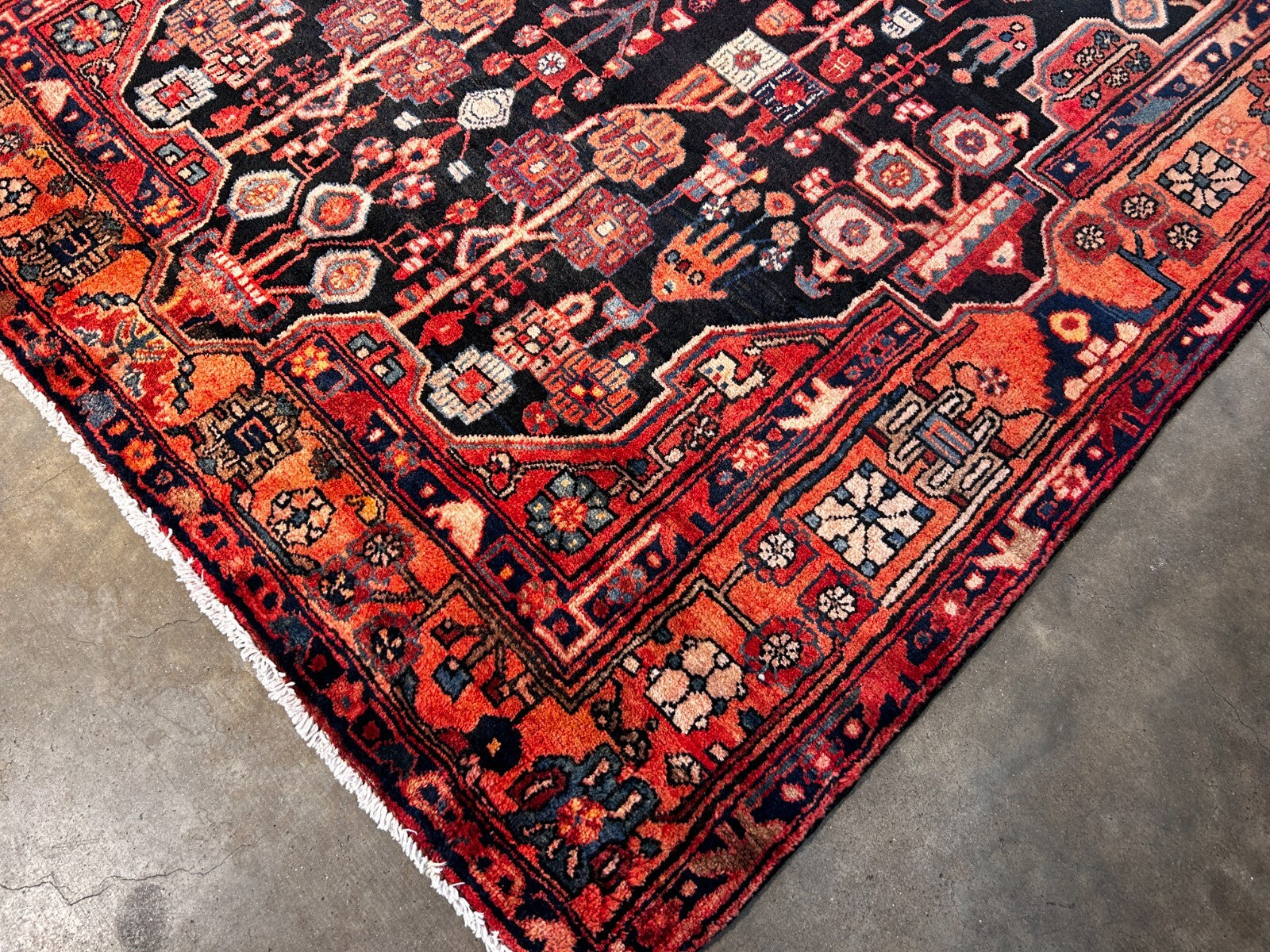 5'4" x 9'3" Hand-Knotted 100% Wool Pile Nahavande Area Rug - Carpet
