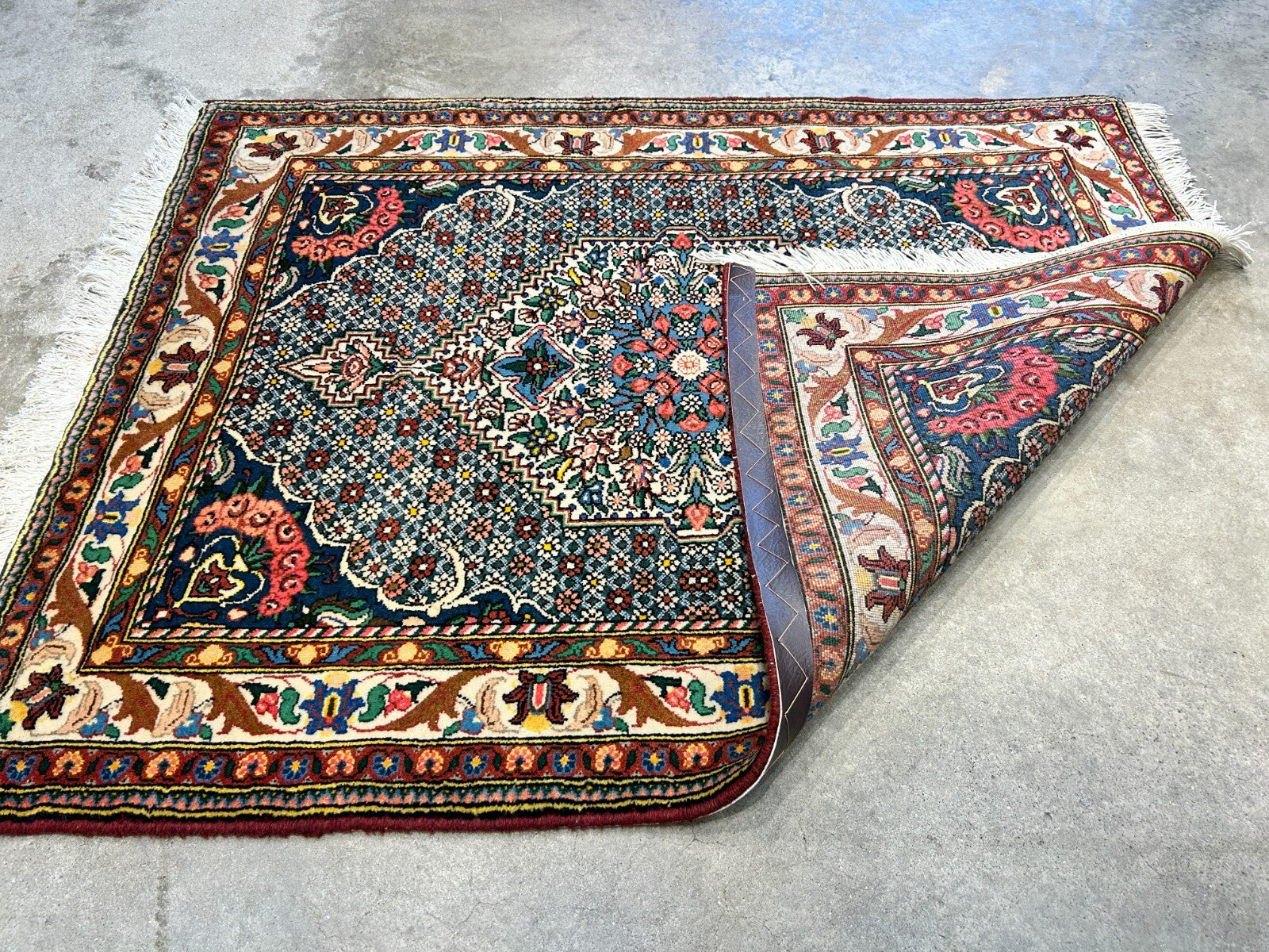 3'5"x5'2" Hand-Knotted 100% Lamb Wool Bakhtiarie Area Rug