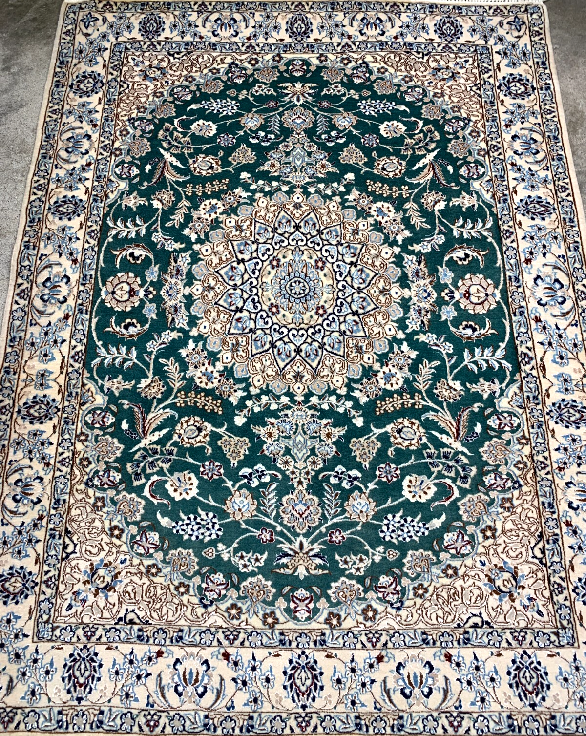 3'8"x4'10'' Hand-Knotted Very Fine Silk & Wool Naine Area Rug