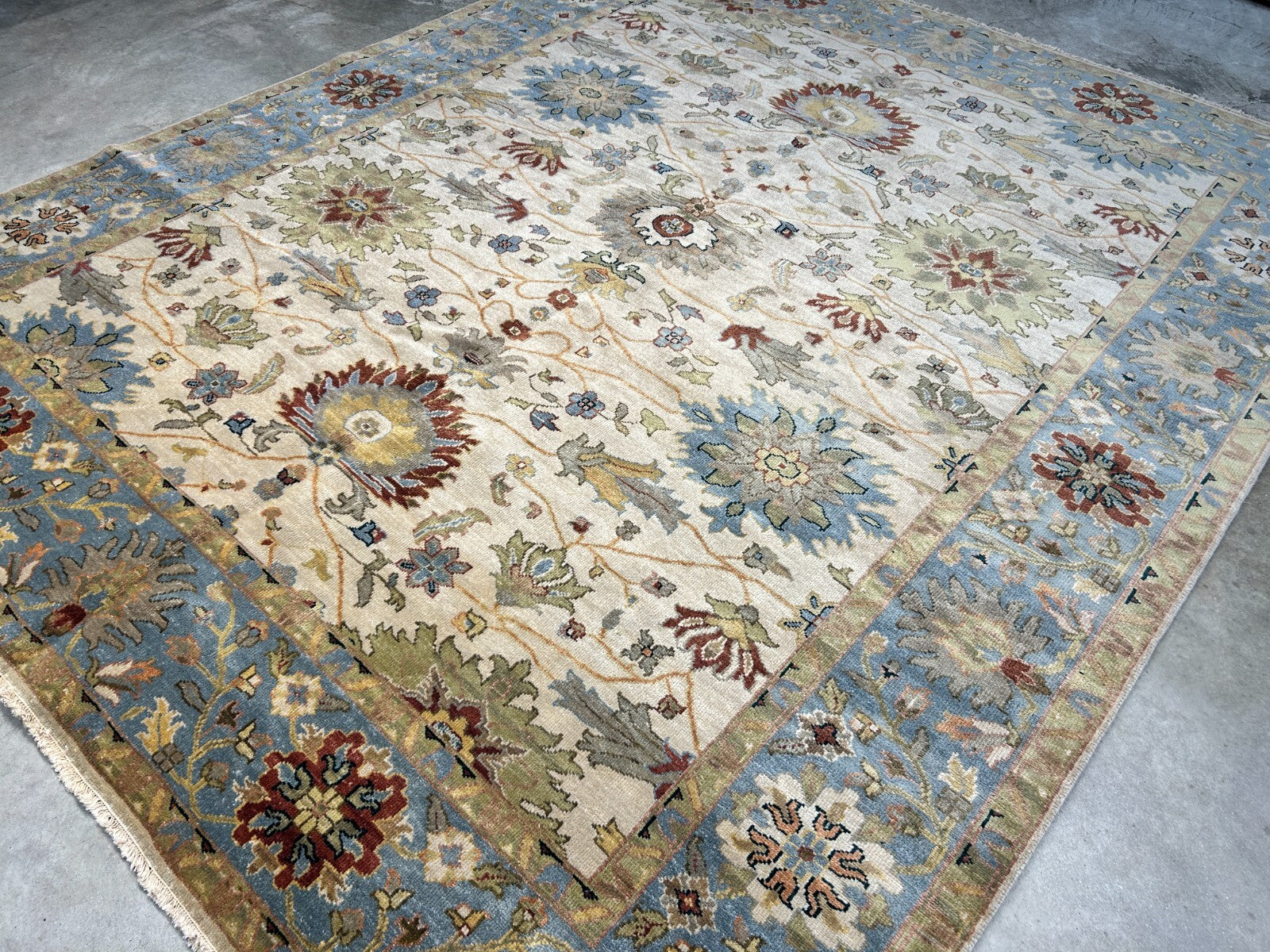 8' x 9'10" Hand-Knotted 100% Wool Carpet - Indian Mahal Area Rug