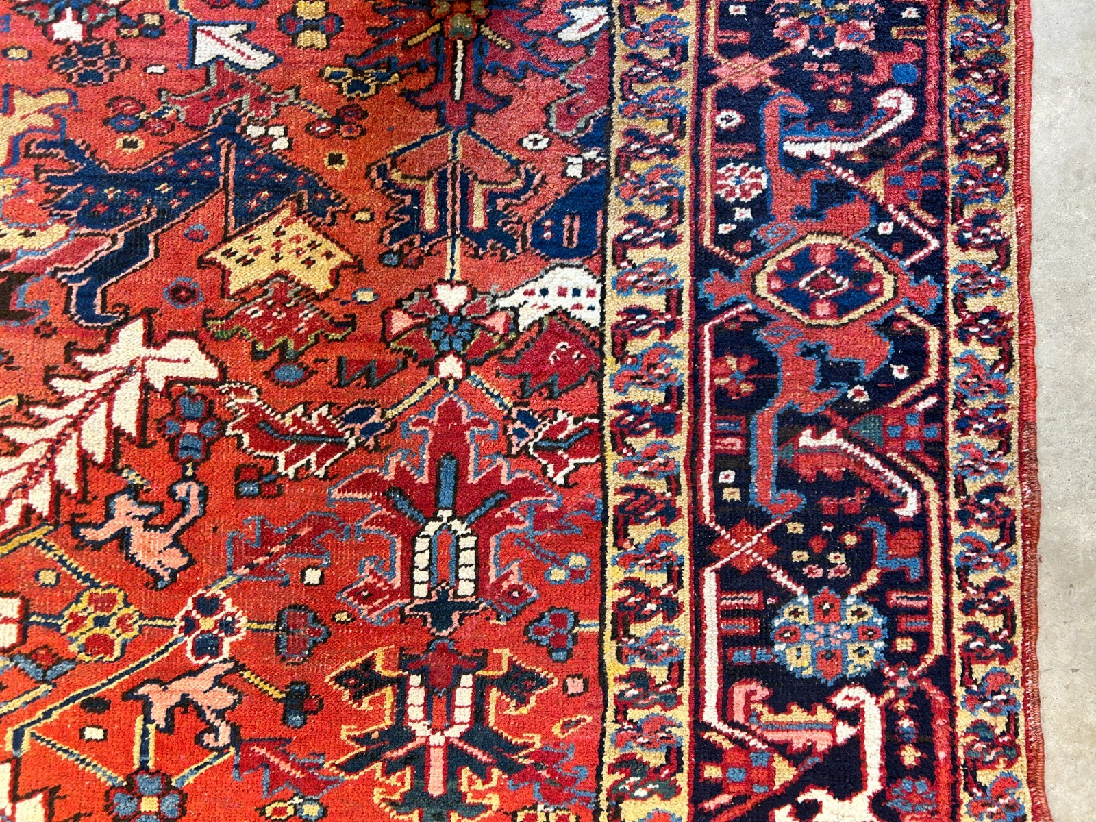 Collector Item - 8'6"x11'4" Antique Fine Wool Herize Hand-Knotted Rug