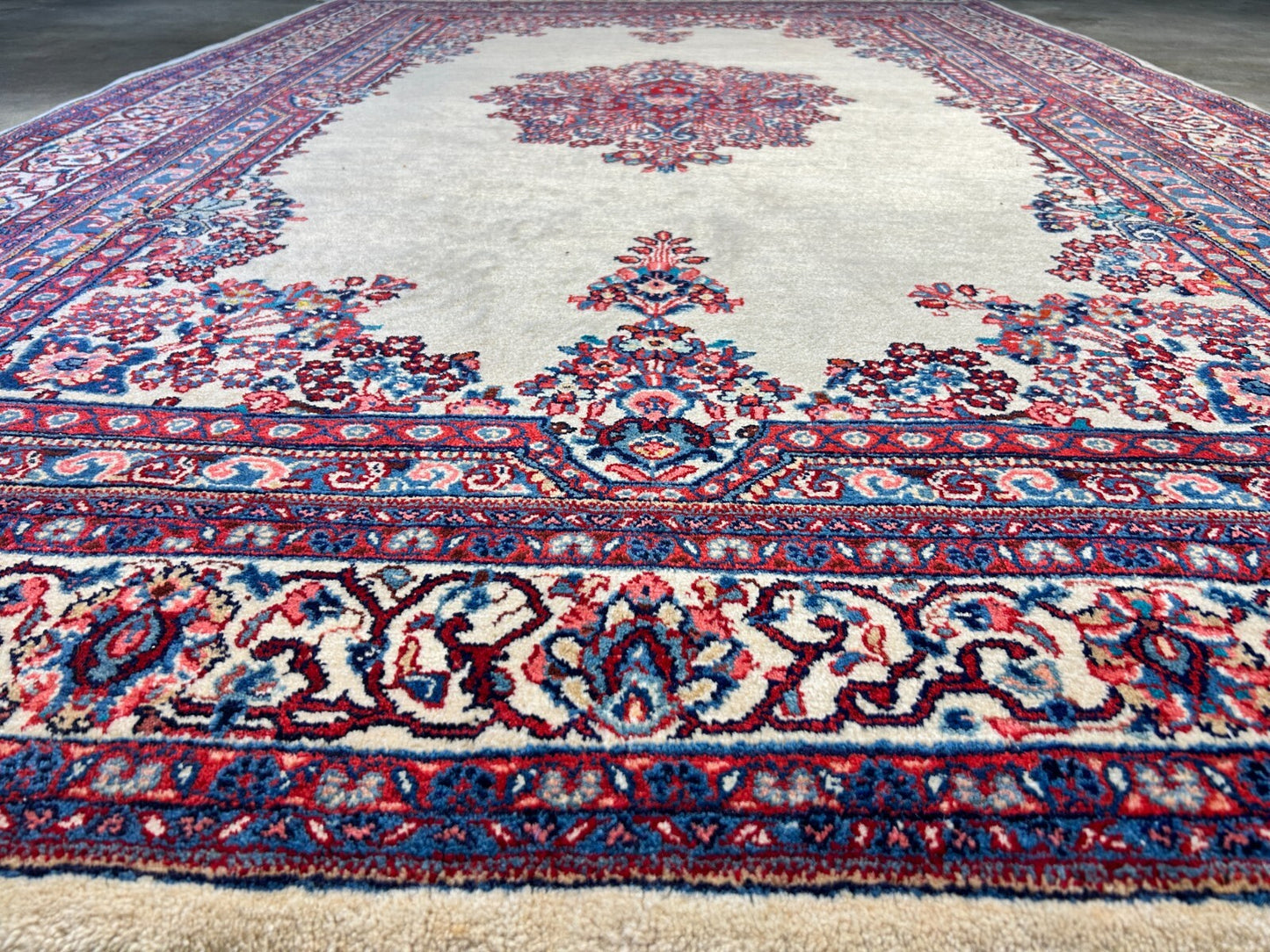 6'3"x9'5" Hand-Knotted 100% Wool Pile Sarouke Carpet - Area Rug
