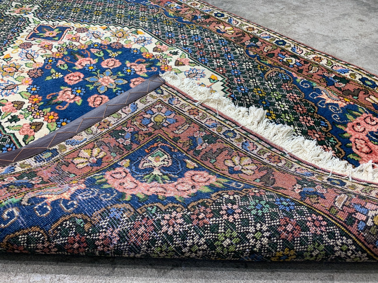 3'5"x 5'2" Hand-Knotted 100% Wool Bakhtiarie Area Rug