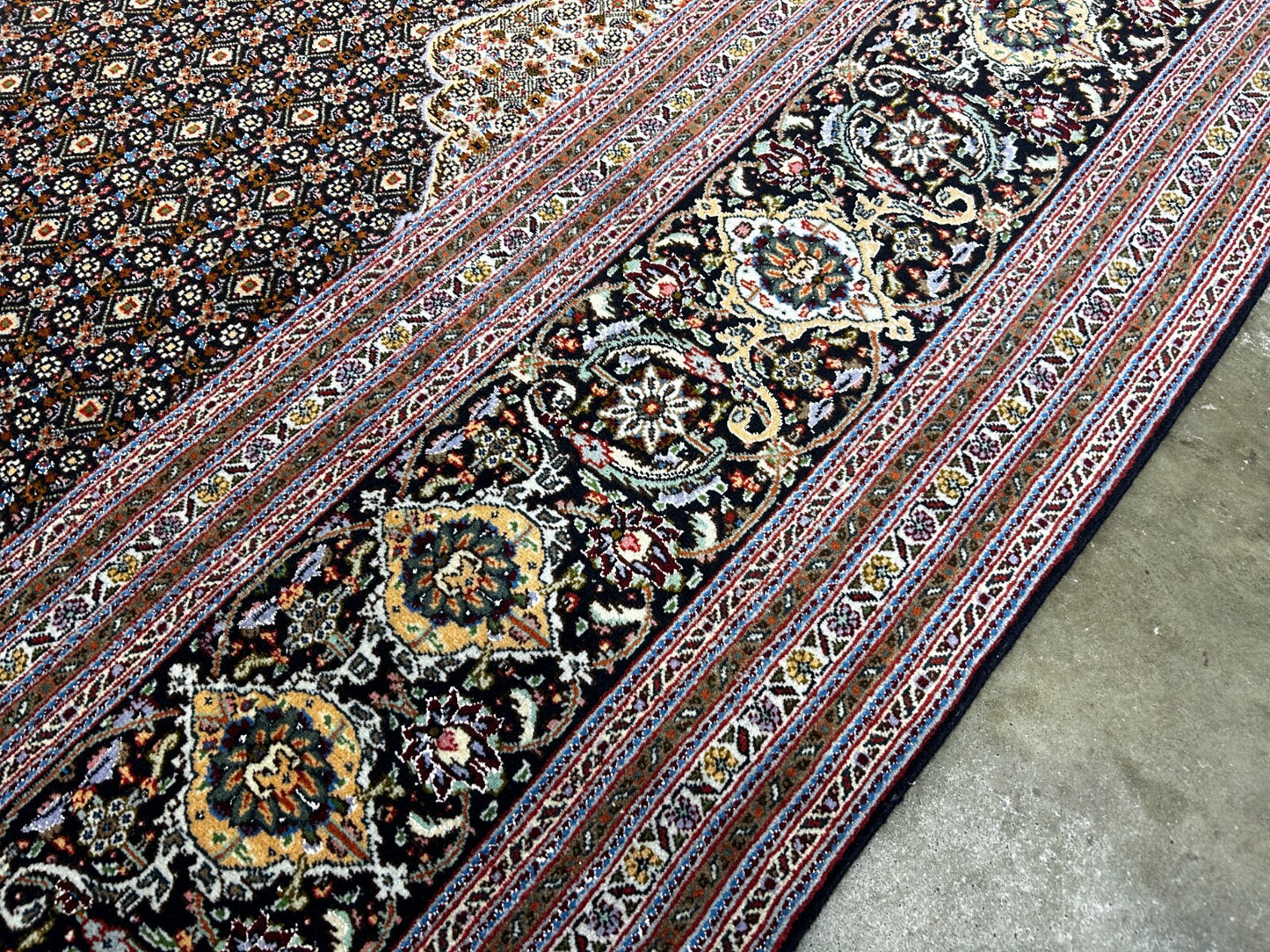 8'3"x11'2" Fine Hand-Knotted Wool & Silk Oriental Rug - Area Carpet
