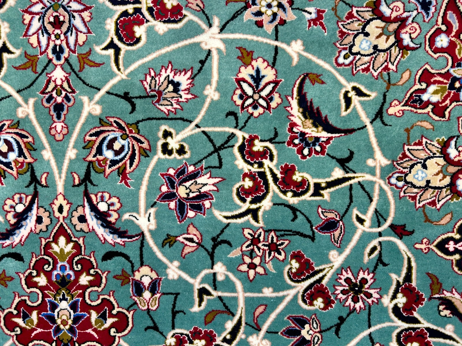 6'9"x10' Extra-Fine Hand-Knotted Wool & Silk Blend Isfahane Area Rug - Signed