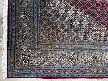 8'4"x11'6" Hand-Knotted Silk & Wool Tabrize Fish Style Area Rug - Carpet