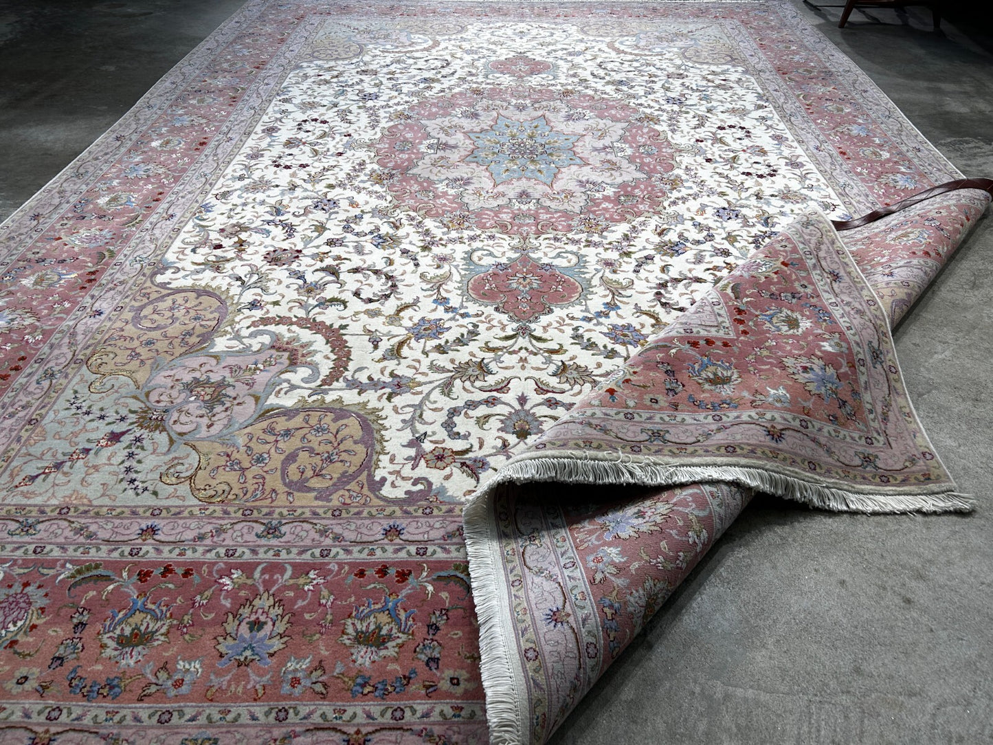 8'4"x11'3" Very Fine Hand-Knotted Wool & Silk Oriental Rug - Area Carpet