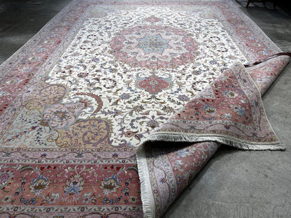 8'4"x11'3" Very Fine Hand-Knotted Wool & Silk Oriental Rug - Area Carpet