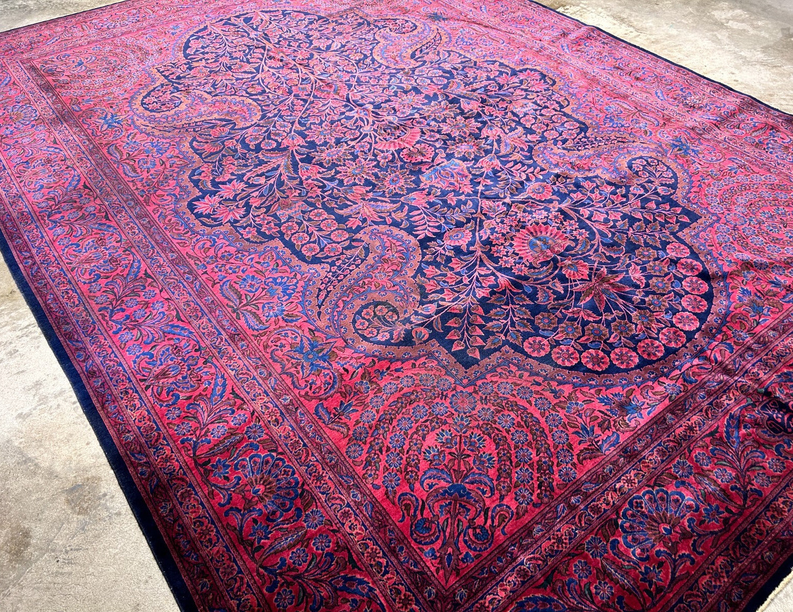 Collector Antique 8'6"x12' Extra Fine Hand-Knotted Wool Kashane Rug