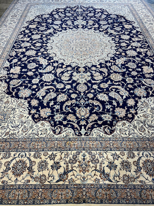 10'4"x14'3" Fine Hand-Knotted Wool & Silk Naine Rug