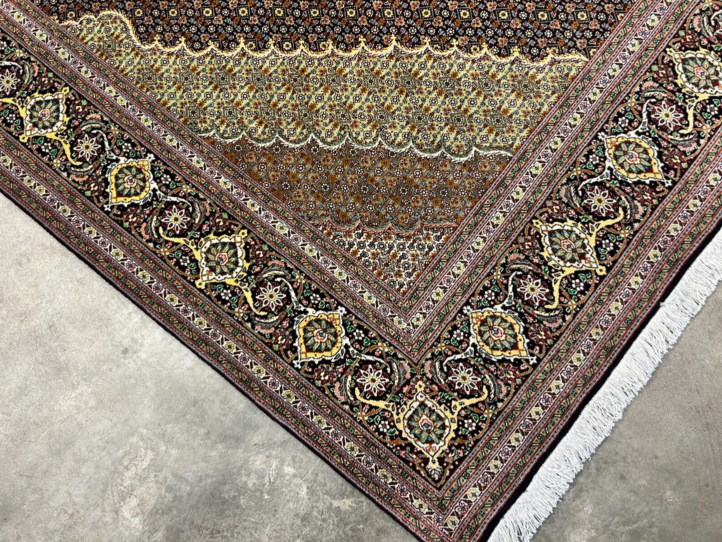 6'8"x10'2" Fine Hand-Knotted Wool & Silk Oriental Tabrize Rug - Area Carpet
