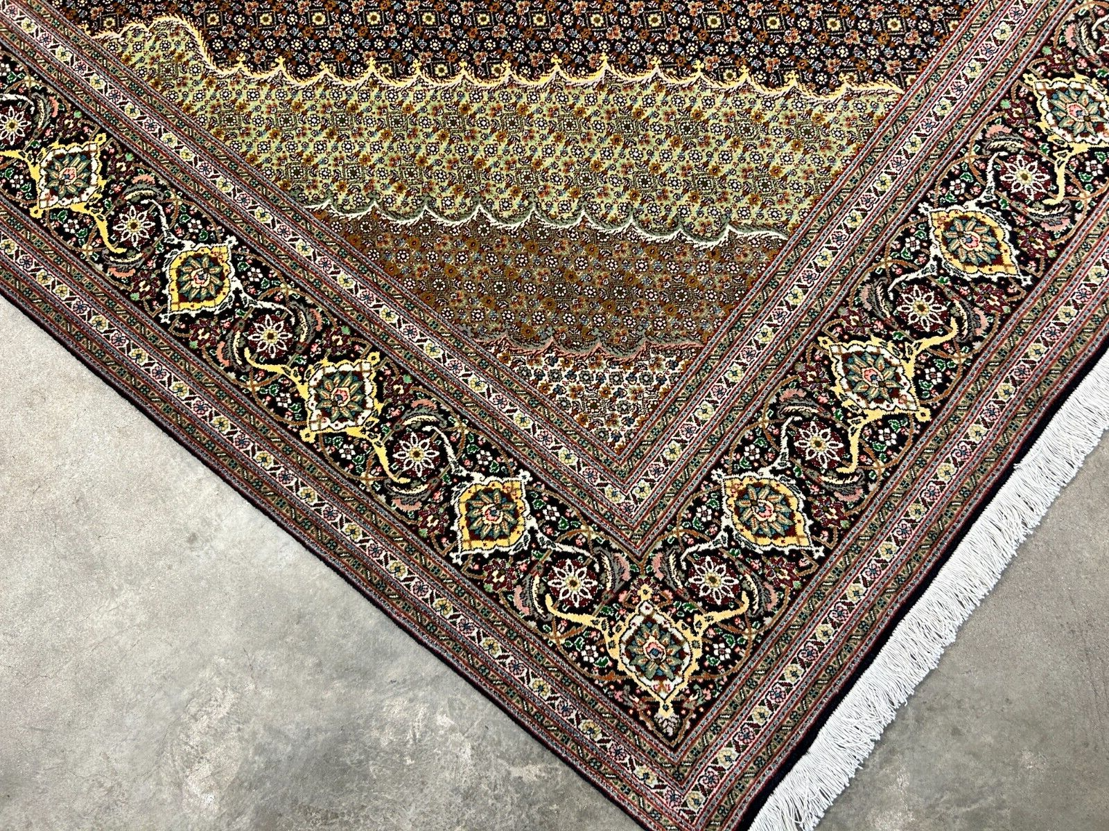 6'8"x10'2" Fine Hand-Knotted Wool & Silk Oriental Tabrize Rug - Area Carpet