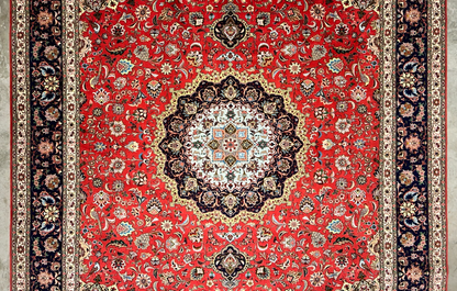 9'11"x12'10" Fine Hand-Knotted Wool & Silk Tabrize Rug