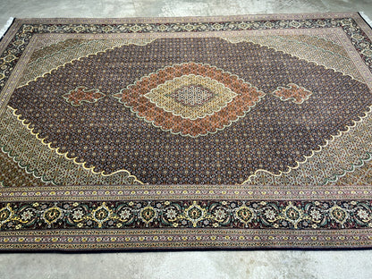 6'8"x10'3" Fine Hand-Knotted Wool & Silk Blend Tabrize Mahi Carpet - Area Rug