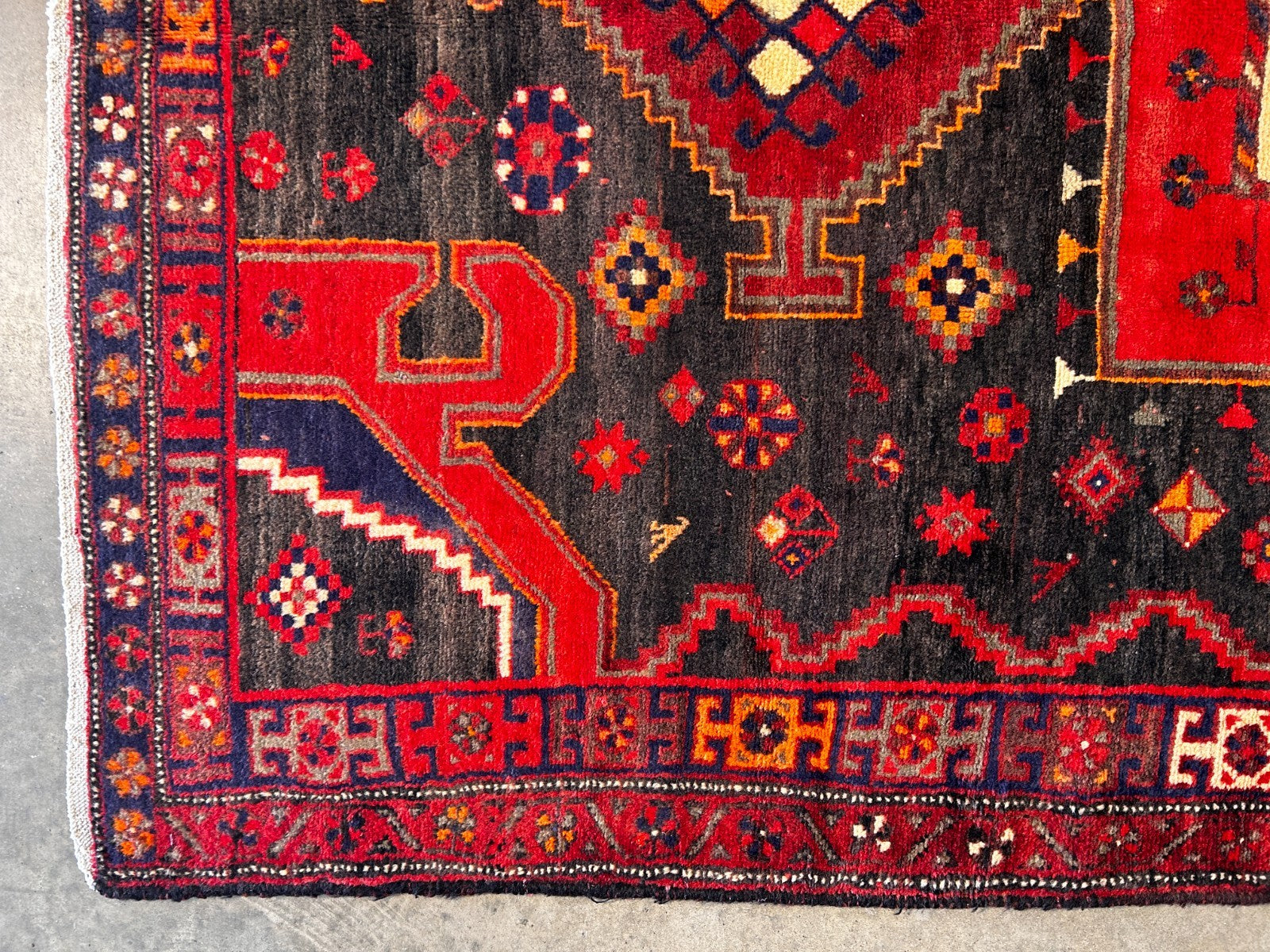 4'10" x 9'5" Hand-Knotted 100% Wool Pile Hamadane Area Rug - Carpet