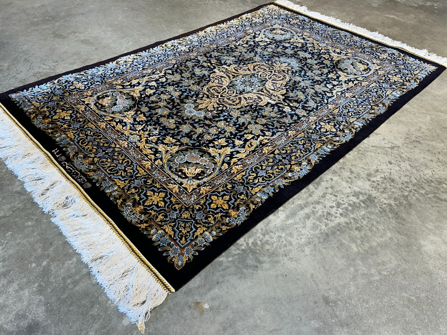 3'4"x5'2" Exquisite Extra-Fine Hand-Knotted 100% Silk Qume Area Rug