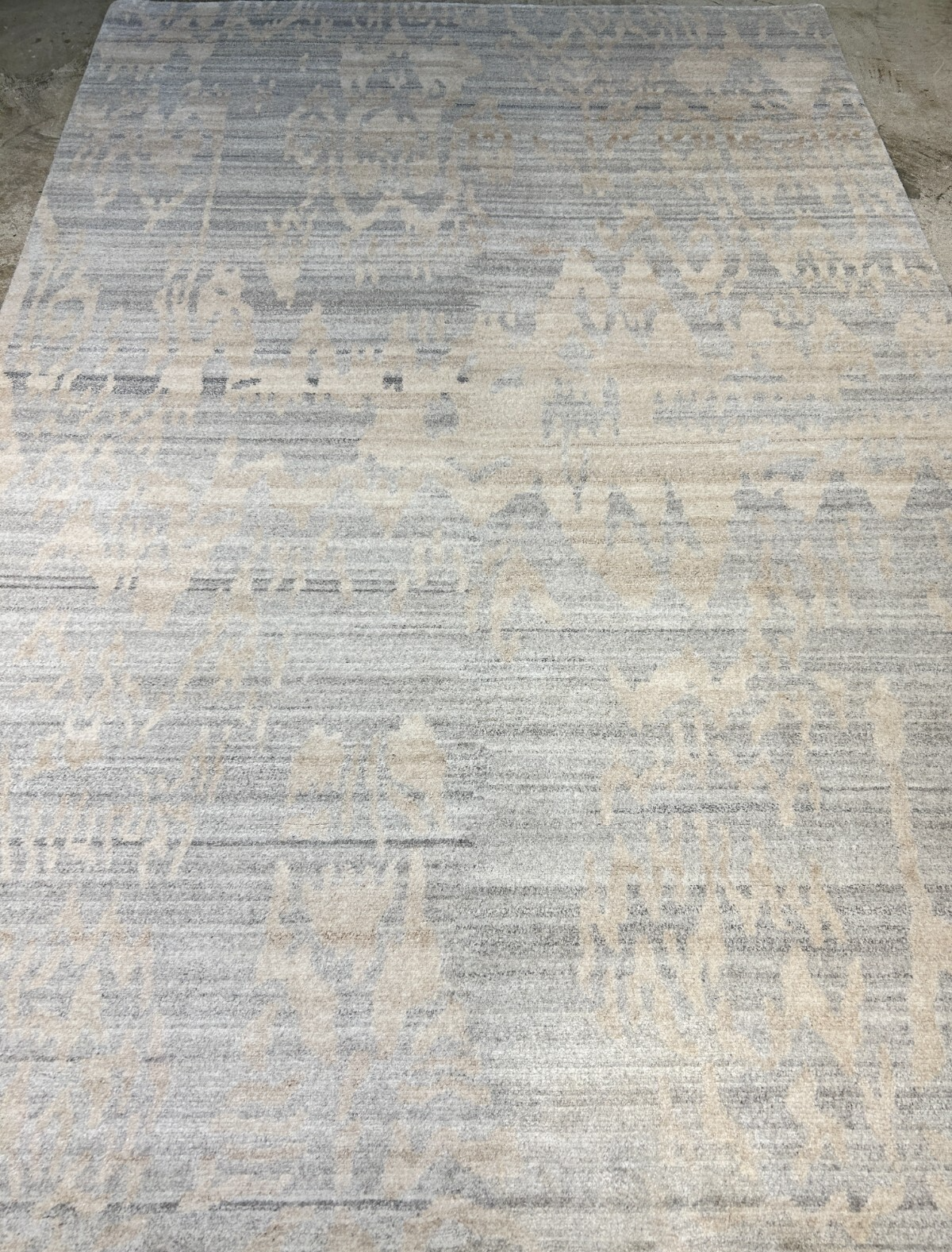 6'x8'11" Hand-Knotted 100% Wool Pile Modern Rug