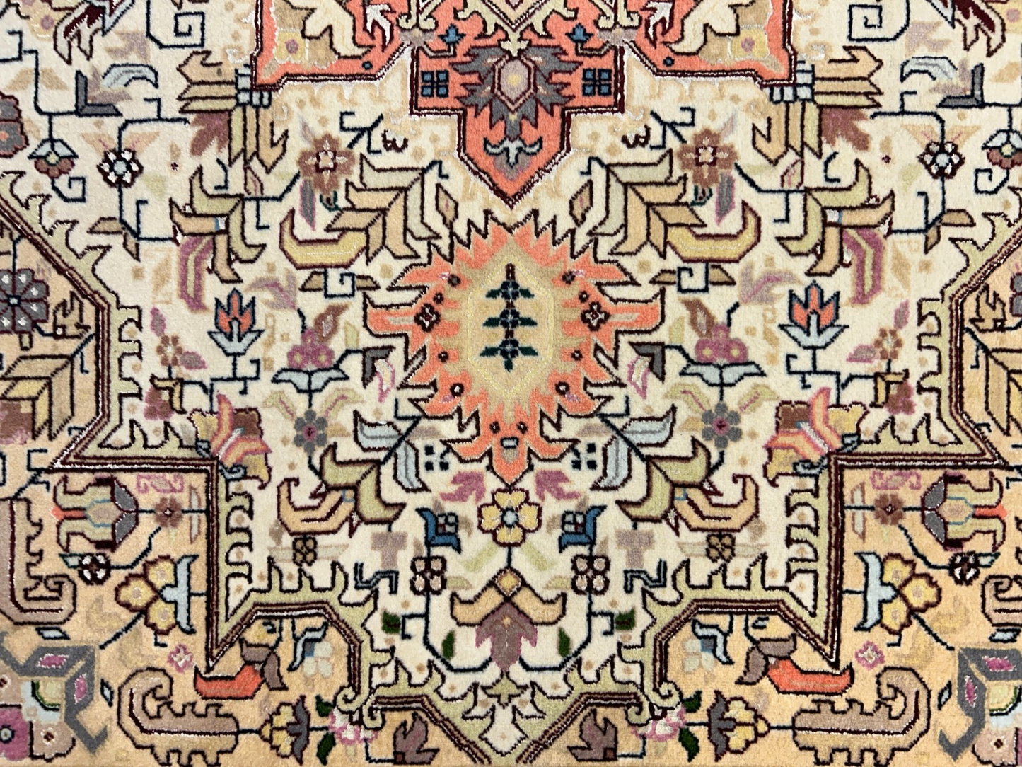 3'4"x4'10'' Hand-Knotted Silk & Wool  Pile Tabrize Area Rug