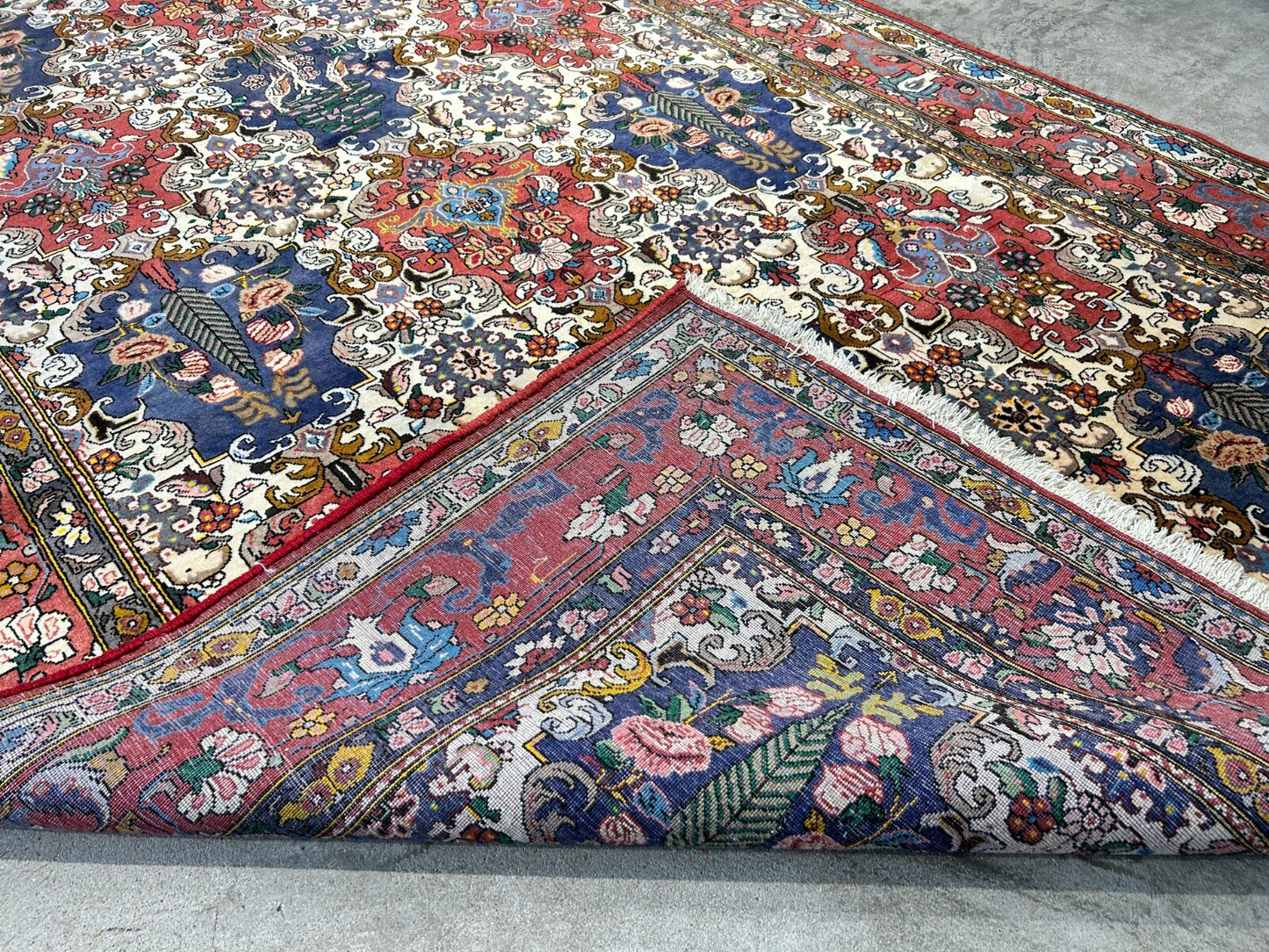 6'7"x10'4" Hand-Knotted 100% Lamb Wool Bakhtiarie Carpet - Area Rug