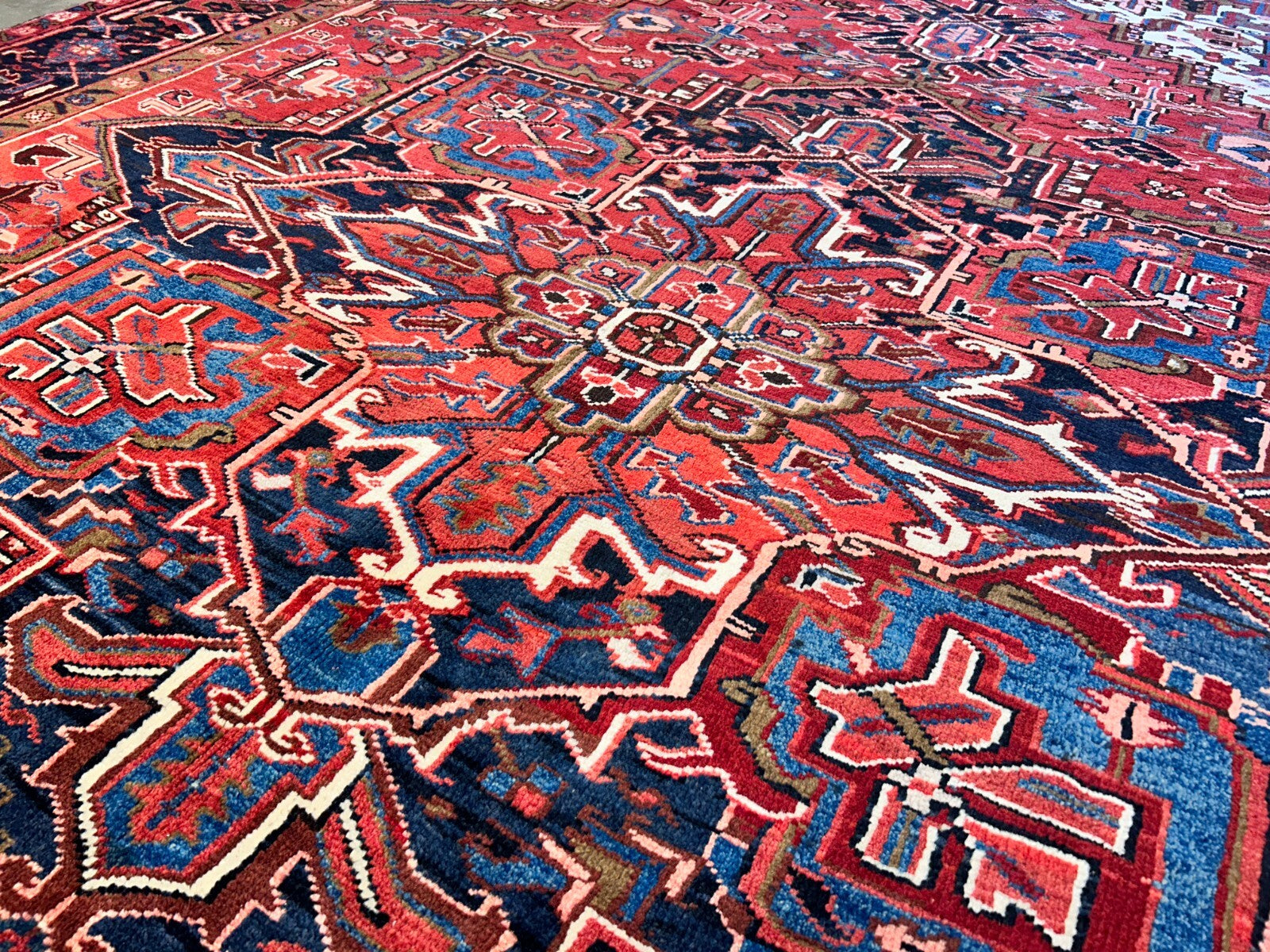 8'3"x11'4" Hand-Knotted 100% Wool Pile Herize Rug