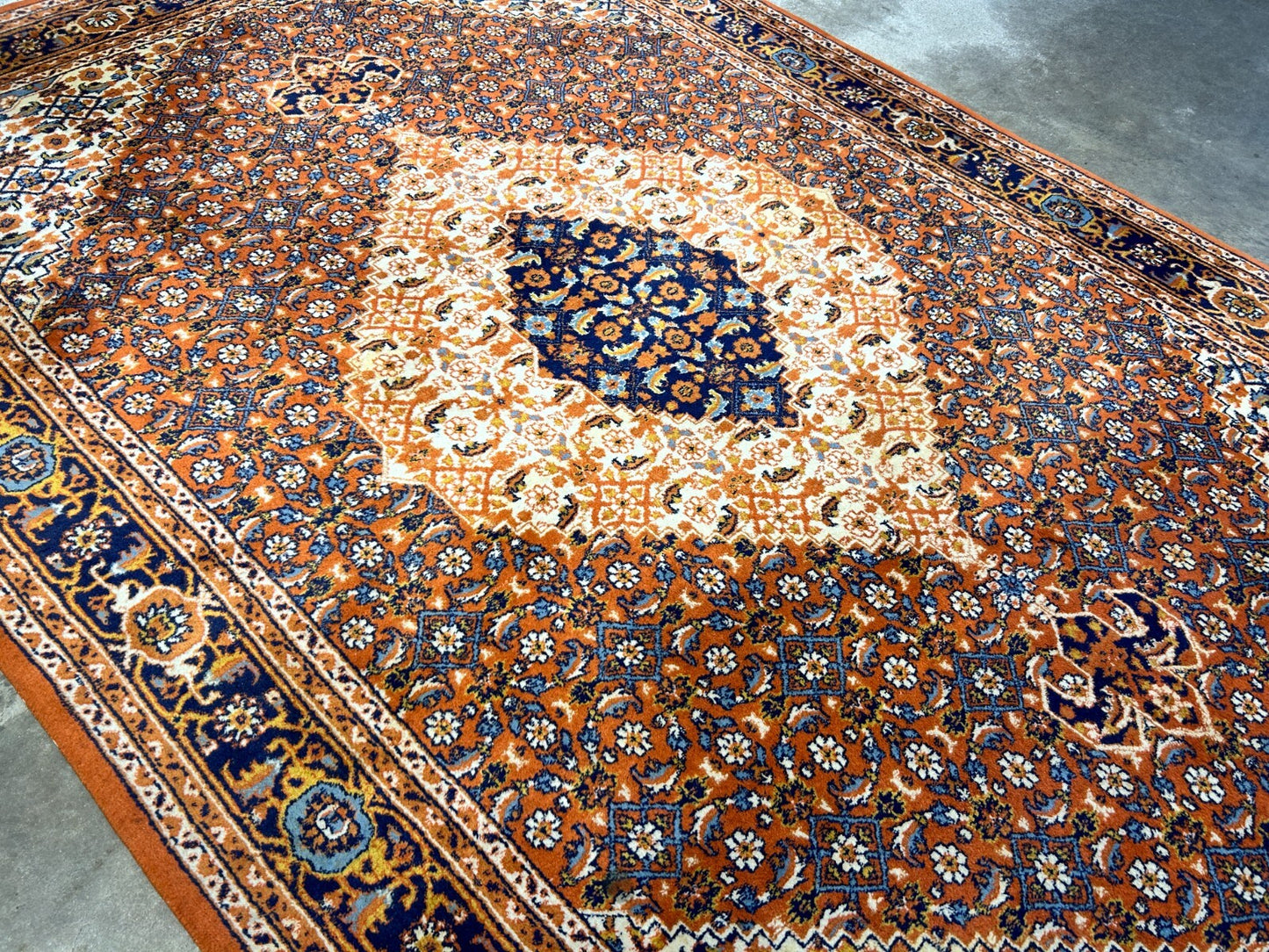 6'x9' Hand-Knotted 100% Wool Pile Bidjare Design Carpet - Area Rug