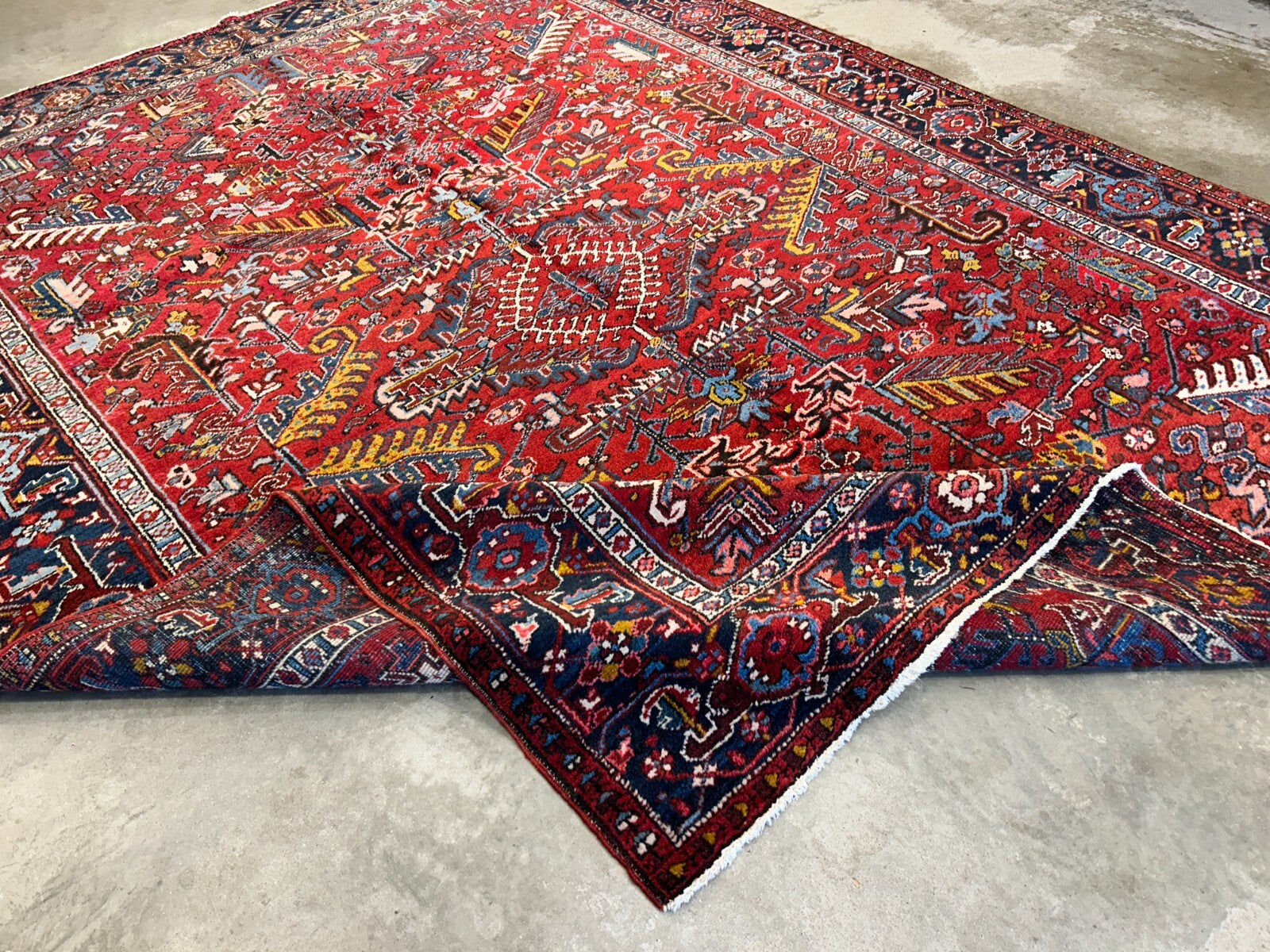 8'2"x10'11" Collector Antique 100% Wool Pile Herize Rug