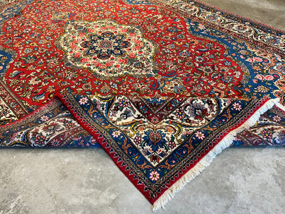 8'4"x11'11" Hand-Knotted 100% Wool Pile Bakhtiarie Rug