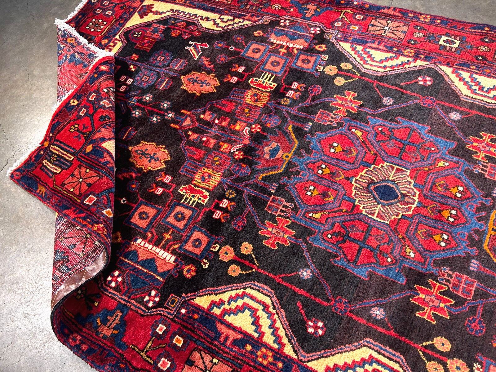 5'3" x 10'3" Hand-Knotted 100% Wool Pile Nahavande Area Rug - Carpet