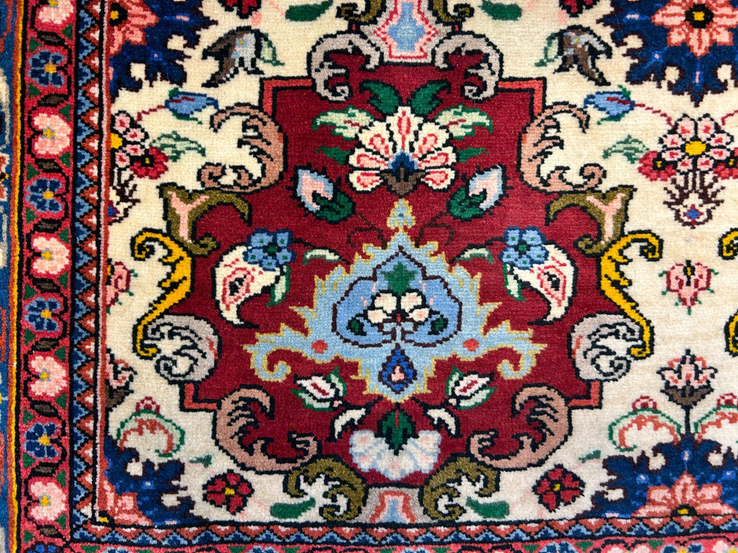 3'x5'1" Hand-Knotted 100% Wool Pile Bakhtiarie Area Rug