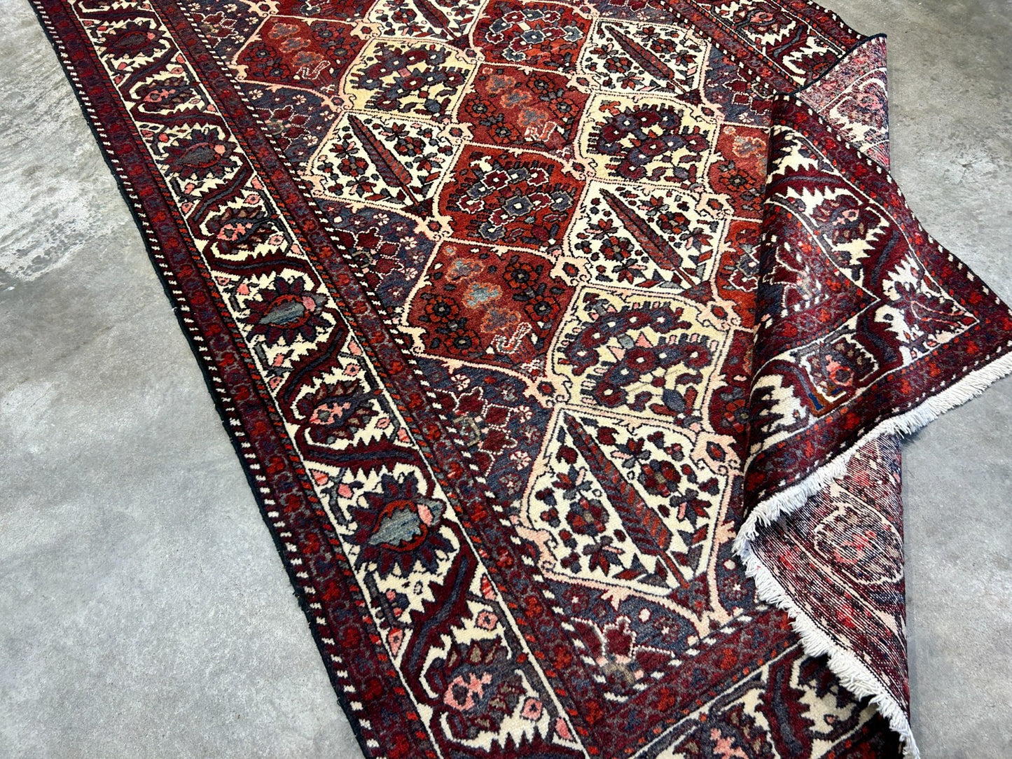 5'3"x9'6" Hand-Knotted 100% Wool Pile Bakhtiarie Carpet - Area Rug