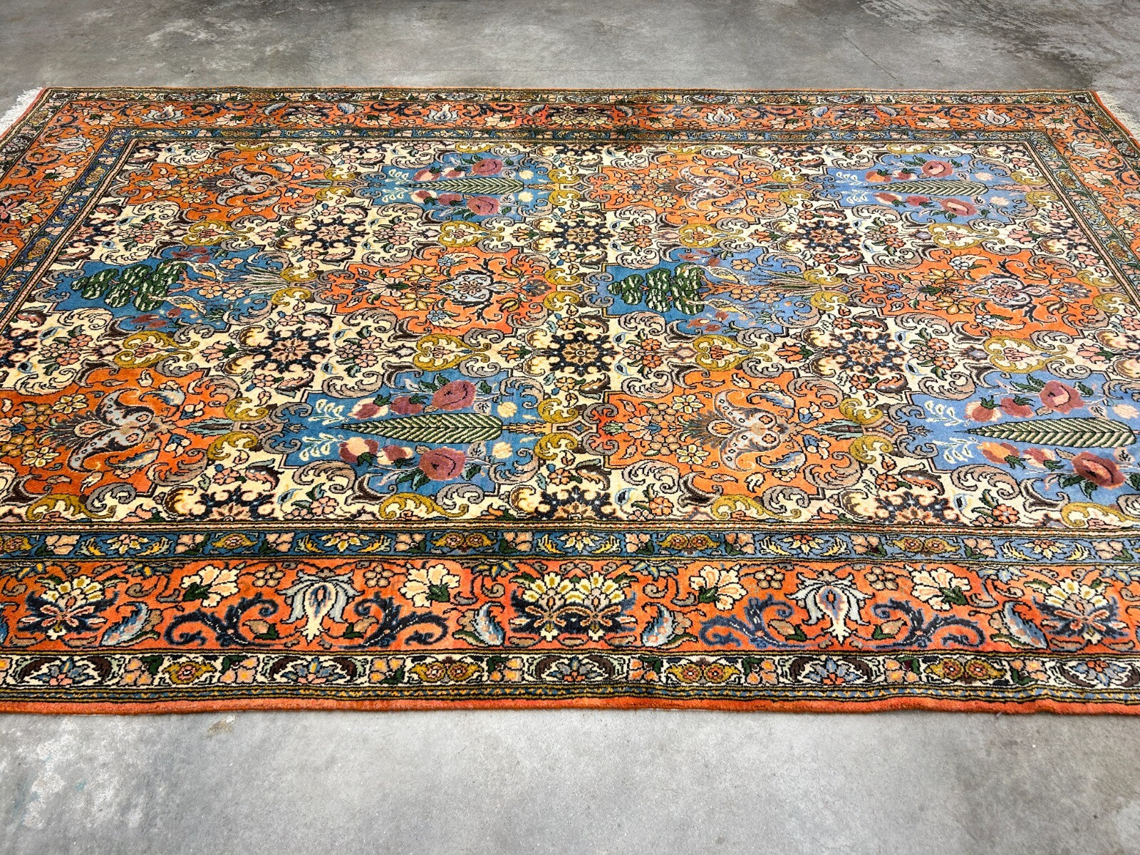 6'7"x10'5" Hand-Knotted 100% Lamb Wool Bakhtiarie Carpet - Area Rug