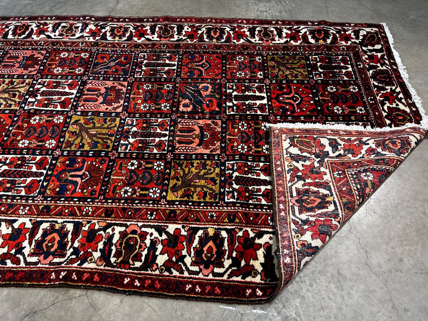 5'4" x 10'4"  Hand-Knotted 100% Wool Pile Bakhtiarie Area Rug