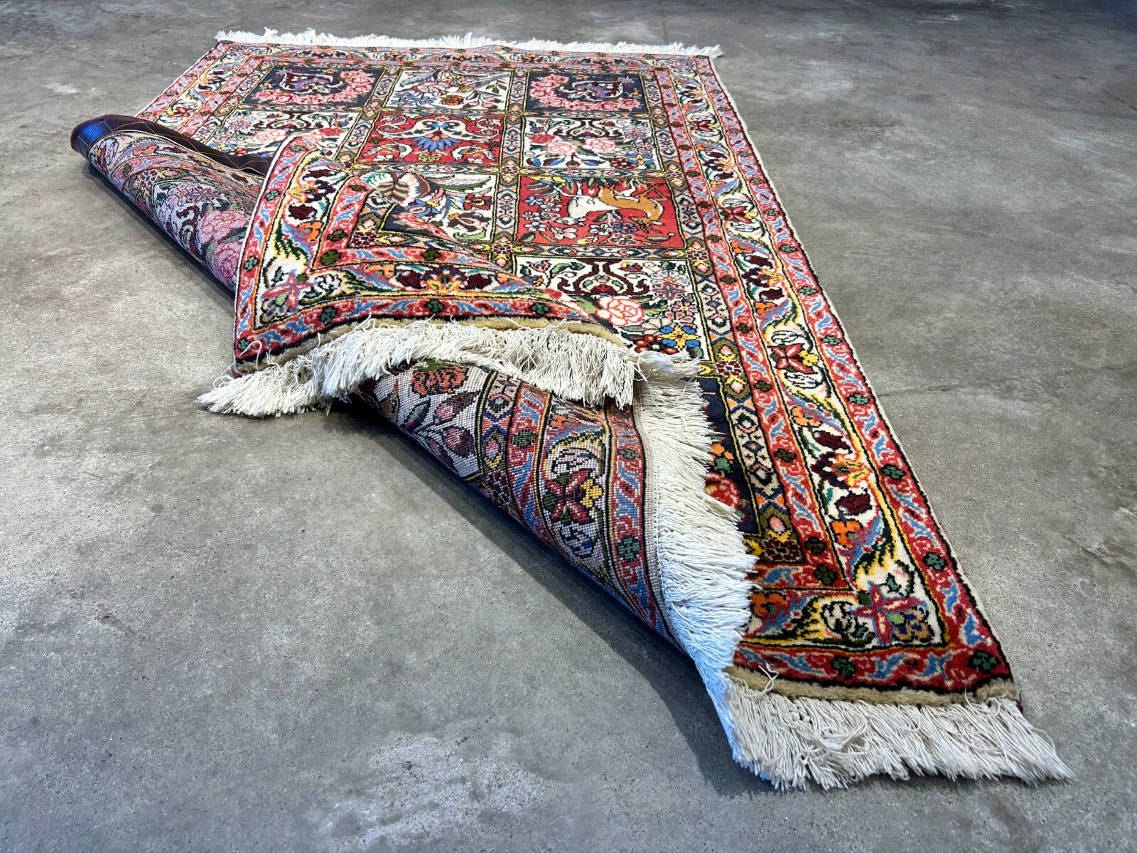 3'5"x5'2" Hand-Knotted 100% Lamb Wool Bakhtiarie Carpet - Area Rug