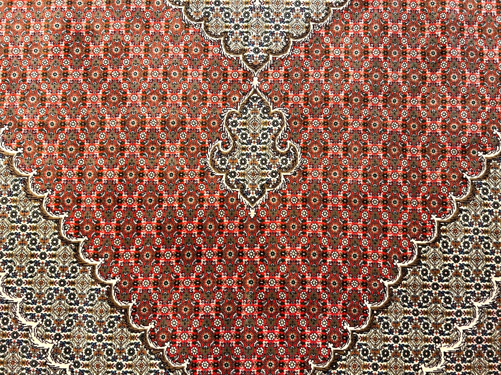 6'6"x9'6" Fine Hand-Knotted Wool & Silk Blend Tabrize Mahi Carpet - Area Rug