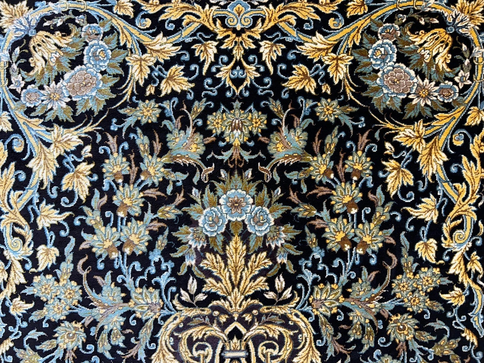 3'4"x5'2" Exquisite Extra-Fine Hand-Knotted 100% Silk Qume Area Rug