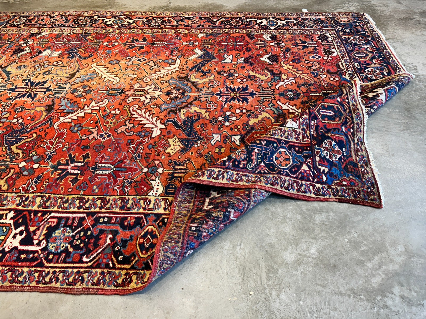 Collector Item - 8'6"x11'4" Antique Fine Wool Herize Hand-Knotted Rug