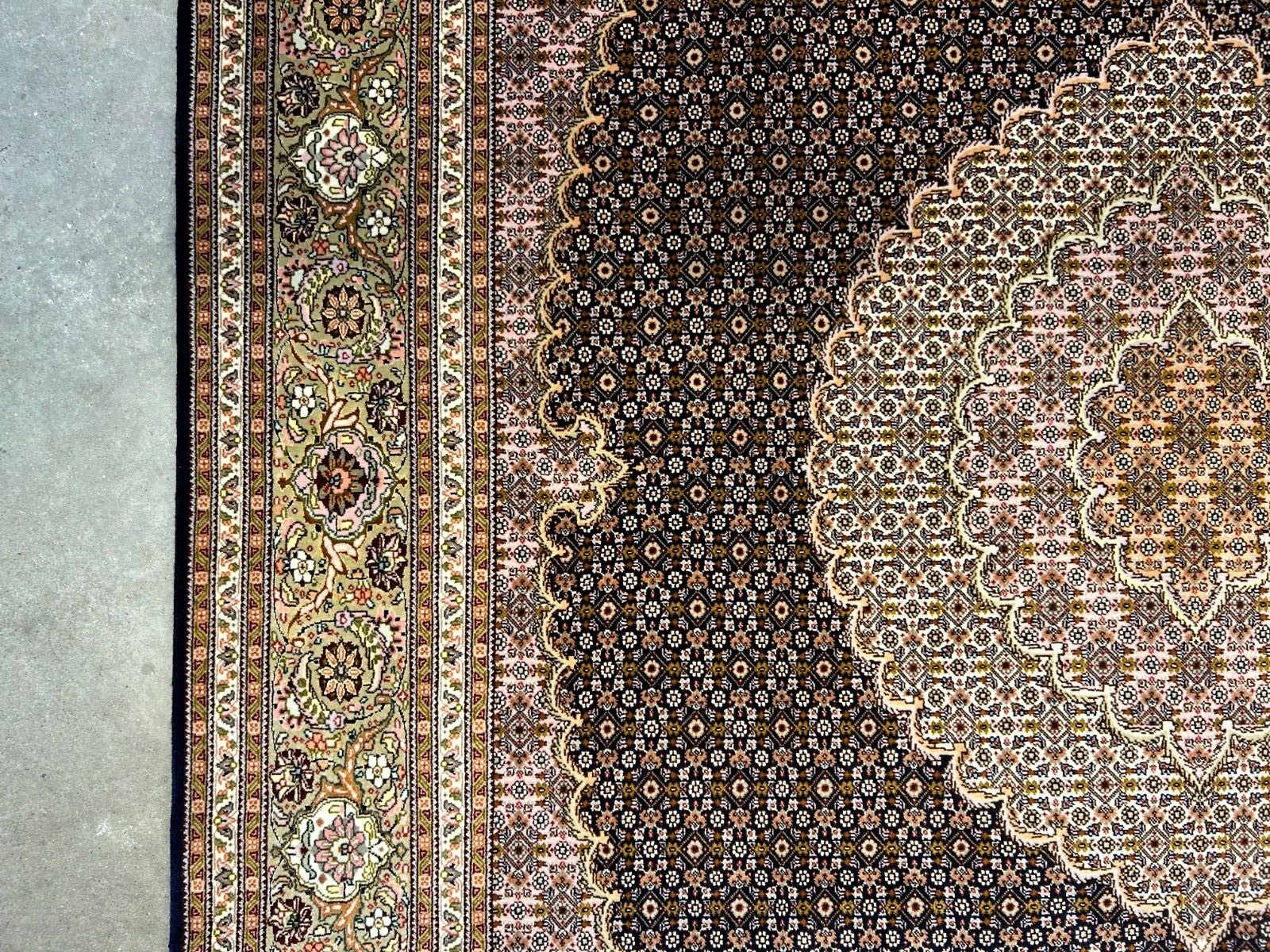 6'7"x9'7" Fine Hand-Knotted Wool & Silk Blend Tabrize Mahi Carpet - Area Rug