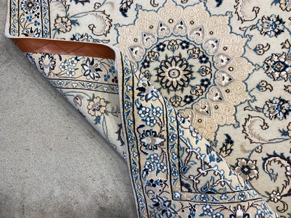 3'3"x4'9'' Hand-Knotted Very Fine Silk & Wool Naine Area Rug