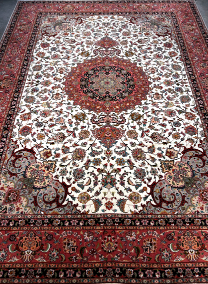 8'3"x11'3" Fine Hand-Knotted Wool & Silk Tabrize Rug