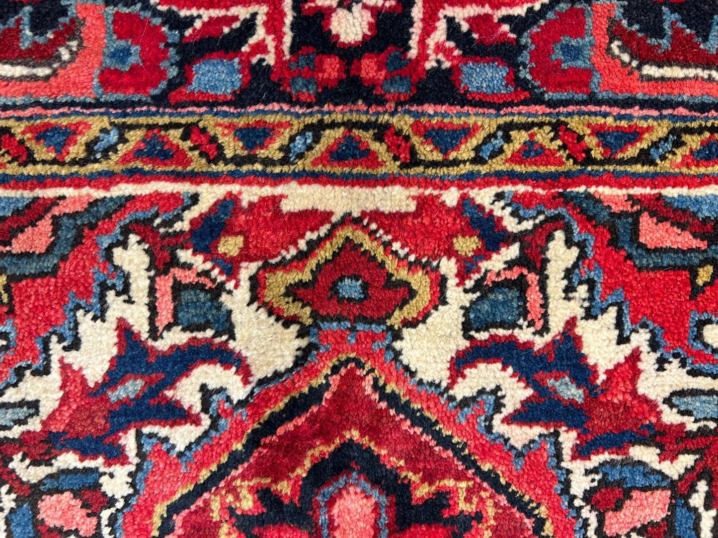 7'9"x11'4" Hand-Knotted 100% Wool Pile Herize Rug