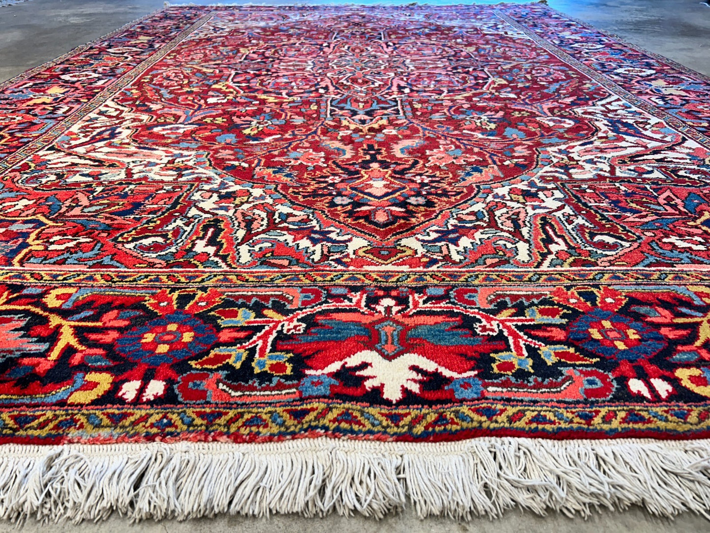 7'9"x11'4" Hand-Knotted 100% Wool Pile Herize Rug