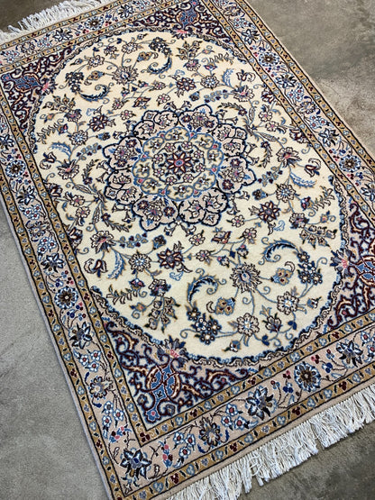 3'3"x4'10''  Very Fine Hand-Knotted Silk & Wool Naine Area Rug - Area Carpet