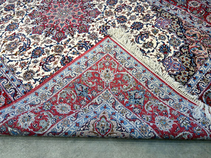 6'9"x10'1" Extra-Fine Hand-Knotted Wool & Silk Blend Isfahane Carpet - Area Rug