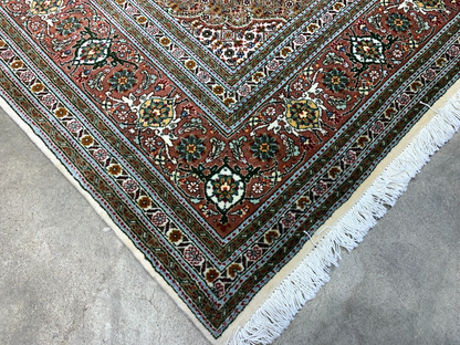 5'2"x6'4" Fine Hand-Knotted Wool & Silk Blend Tabrize Mahi Carpet - Area Rug