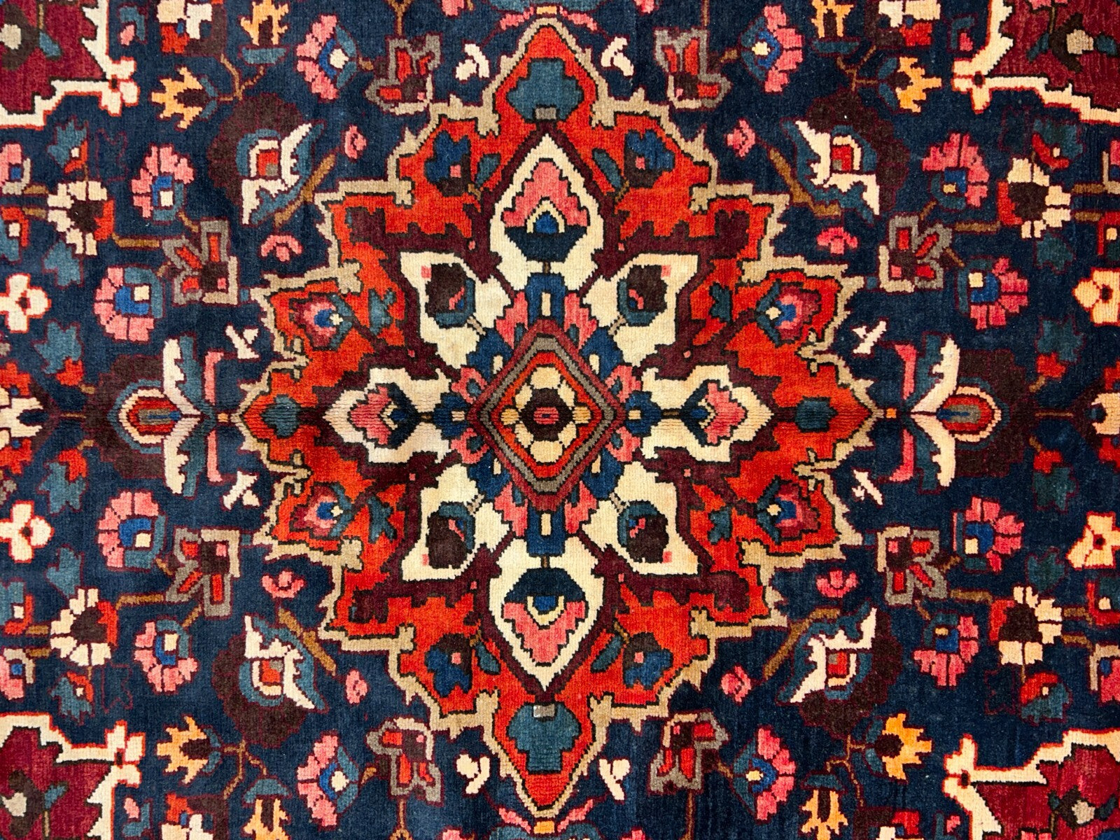 10'5"x12'8" Hand-Knotted 100% Wool Pile Bakhtiarie Rug